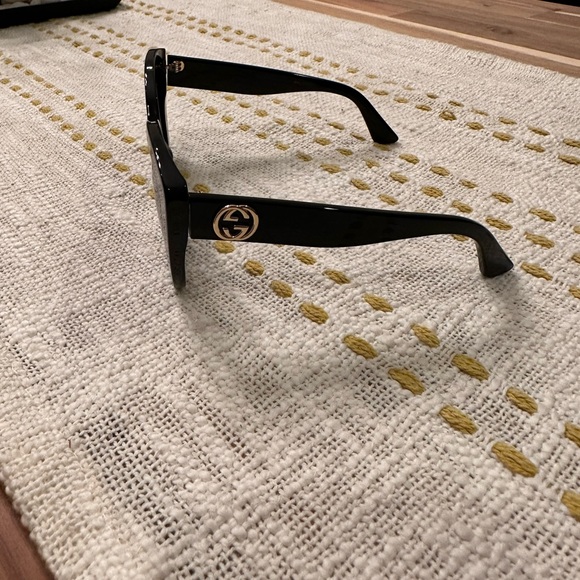 SOLD Gucci Oversized Cateye Sunglasses - Picture 7 of 9